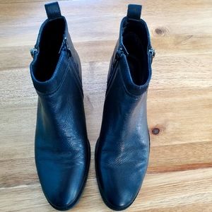 Leather boots size 7